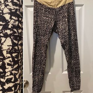 Motherhood Maternity Geometric Print Leggings